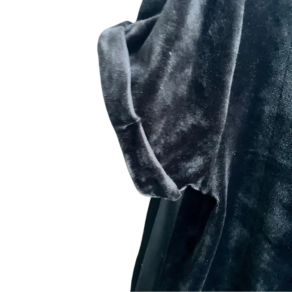 DKNYT Black Velour Pocket Tee Y2K‎ Soft Grunge Streetwear, Medium